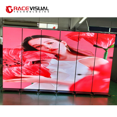 IP-Serie P2.5 640x1920mm Indoor-LED-Poster-Display auf Radbasis Flexible und vielseitige Display-Lösung