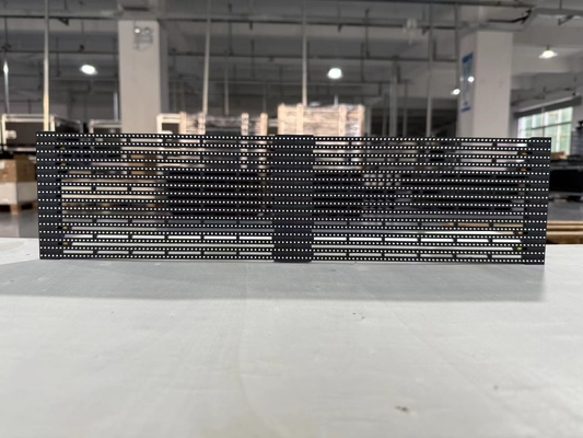 500mmX1000mm Transparent Ultrafeiner, leichter LED-Bildschirm für Innen- und Außenanwendungen