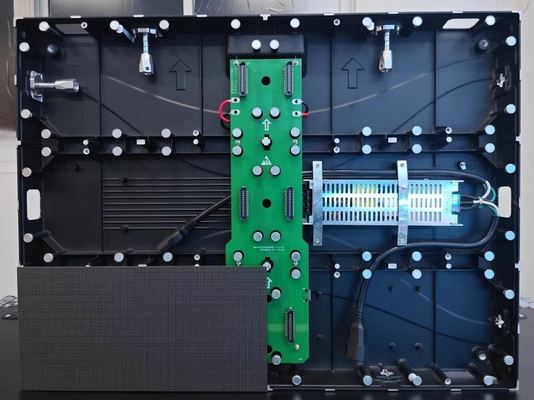 Professionelle Festinstallation LED-Bildschirm   BUD Pro mit HUB-Verbindung für mühelose Erweiterung