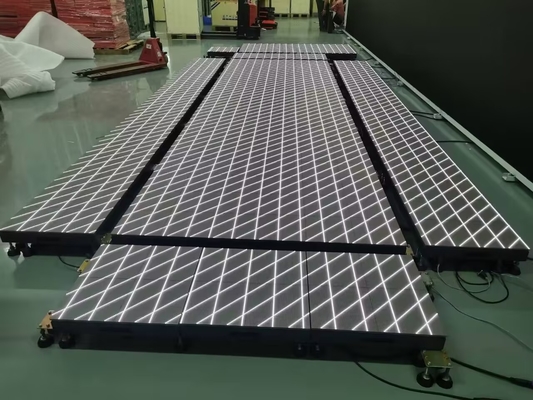 DF-Serie LED-Bodenfliesen Kapazität Immersive Anzeige 2,5 mm-4,8 mm Pixel-Tonhöhe 3840Hz Erneuerungsrate 44kg/m2 Perfekt für Innenräume
